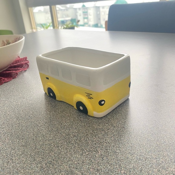 Cute Yellow and White Ceramic Bus Planter - Picture 4 of 4
